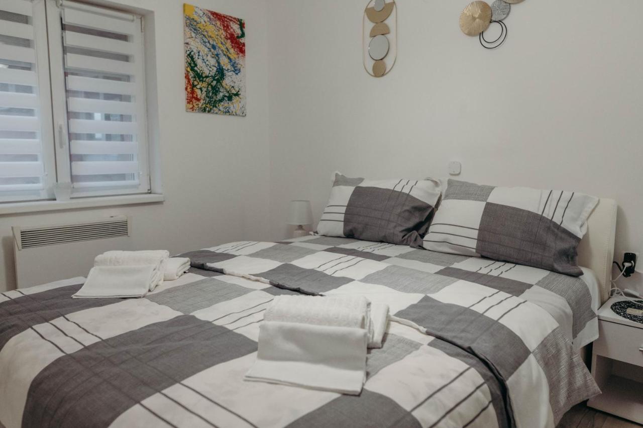 Appartement Holy à Ðakovo Extérieur photo